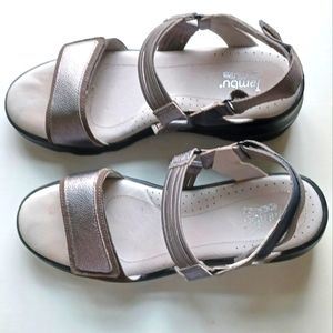 9M Brand New Jambu Silver Sandals